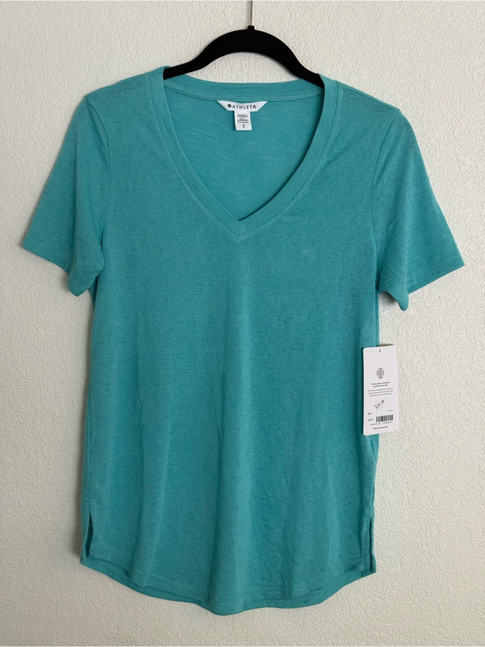 Athleta Breezy Scoop V TeeTeal Short Sleeve V-Neck Tee
